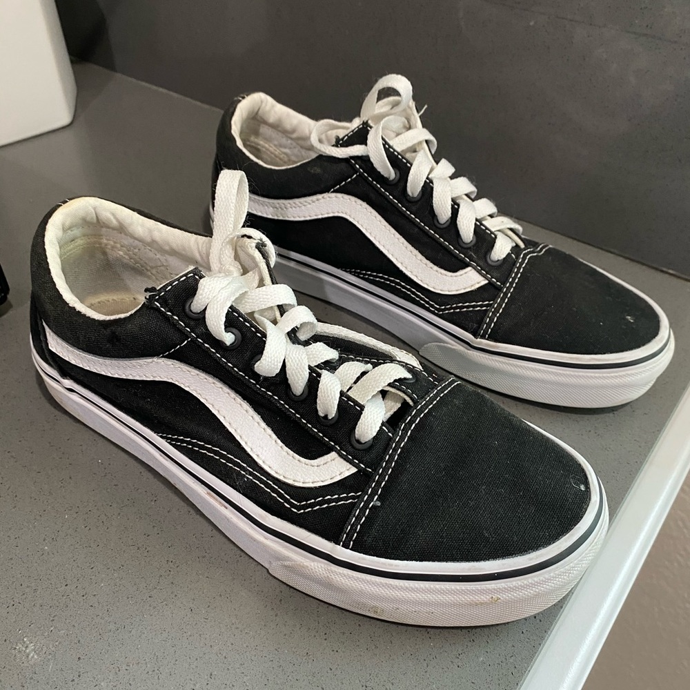 Women Old School Vans 7.5
